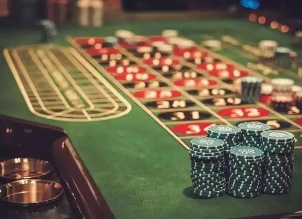 Mobile phone showing 33phdream sports betting markets with live odds for Filipino players